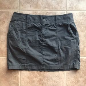 Khaki gray cargo mini skirt with pockets! Size 10